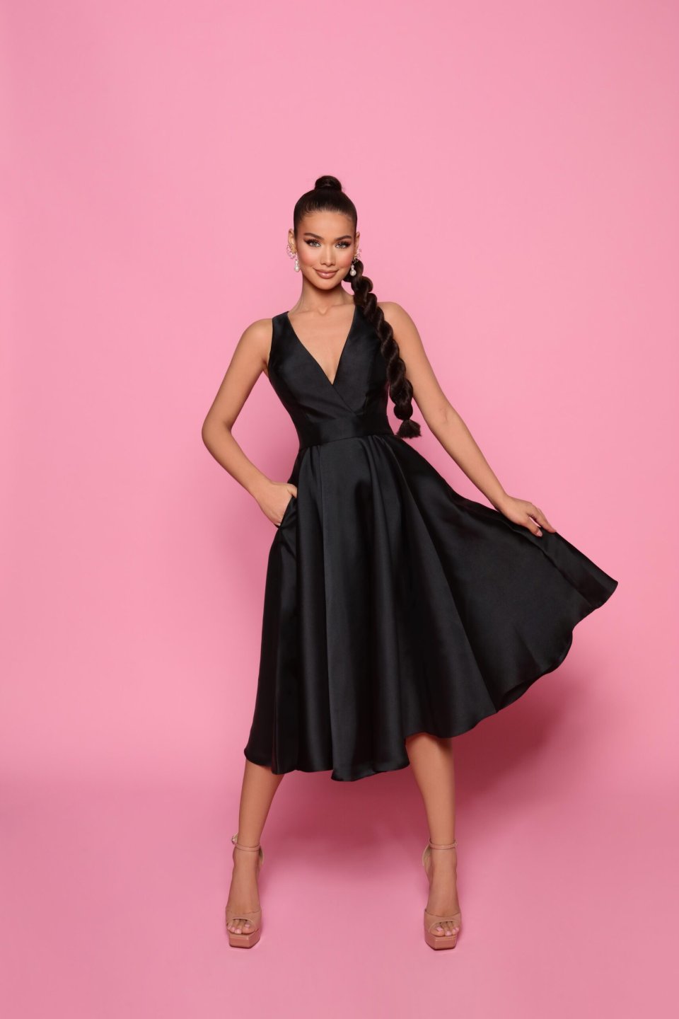 Nicoletta NP150 Gown – Black (Size 6) CVSN