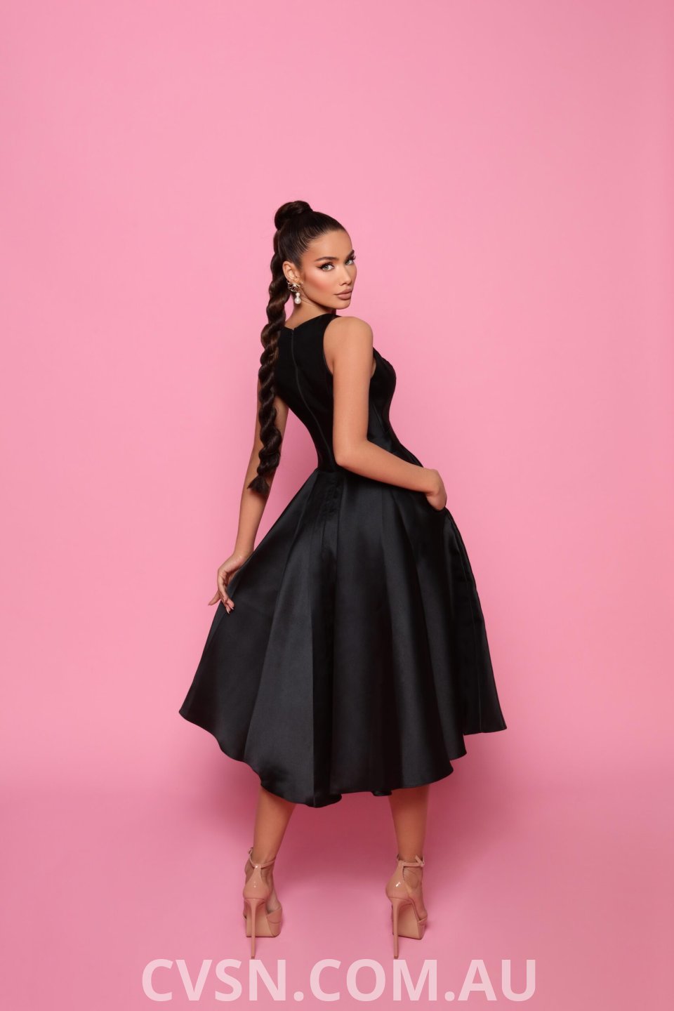 Nicoletta NP150 Gown – Black (Size 6) CVSN