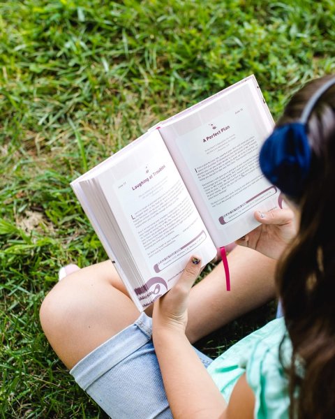 Jesus Calling: 365 Devotions for Kids – A Year of Peace, Faith, and Daily Connection with Jesus